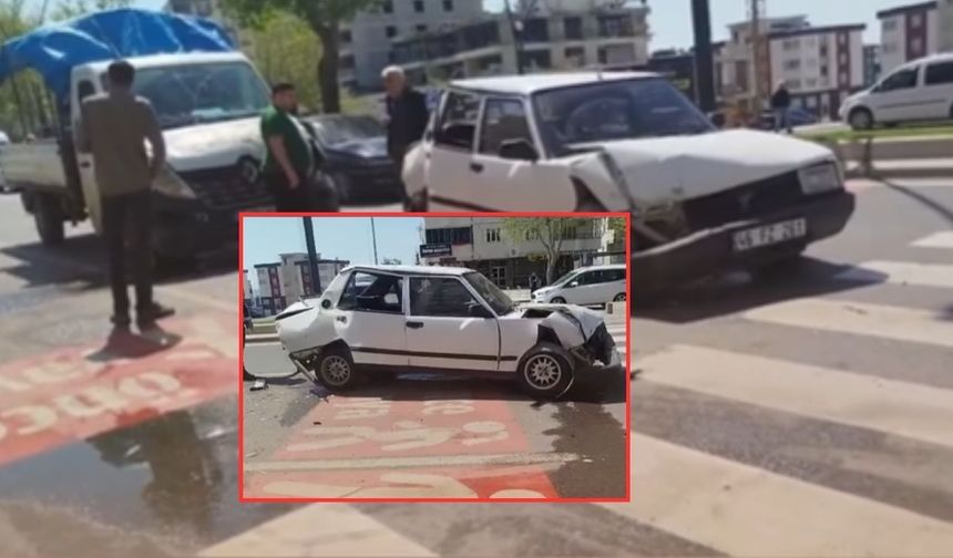 Kahramanmaraş’ta Uzun Çarşı Önünde Zincirleme Kaza: 3 Araç Çarpıştı