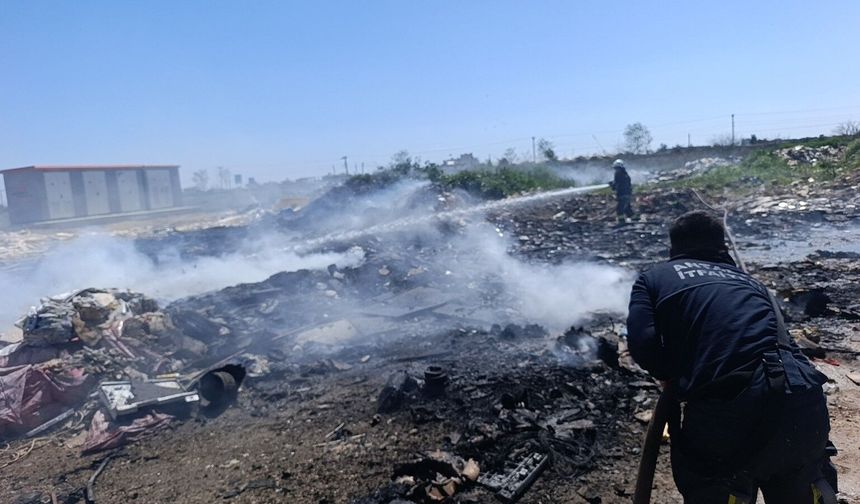 Manavgat’ta Çöp Ve Hurdalar Yine Yandı, Vatandaşlar Duruma Tepki Gösterdi