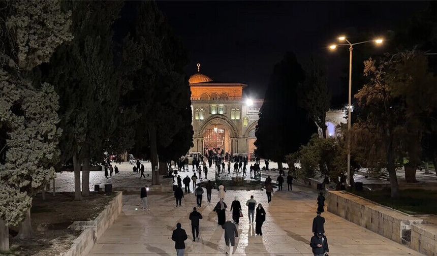 Mescid-i Aksa 41 gün sonra yeniden ibadete açıldı