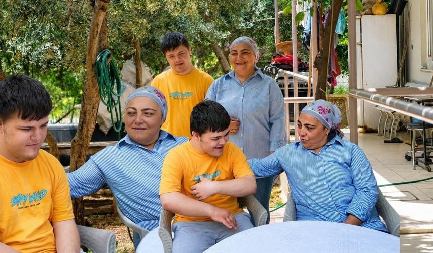 Antalyalı Esin Çam'ın Down sendromlu oğluyla 18 yıllık azmi!