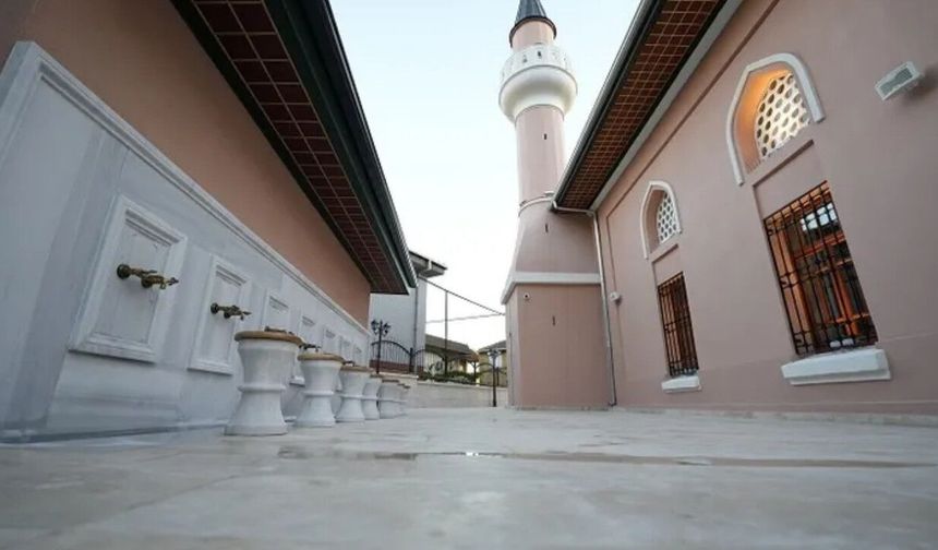 Boğaz’ın incisi Kandilli Camii 4 asırlık ihtişamıyla yeniden ibadete açıldı