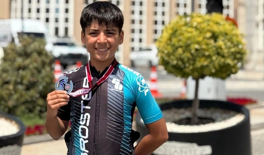 Kahramanmaraşlı genç pedal Türkiye ikincisi