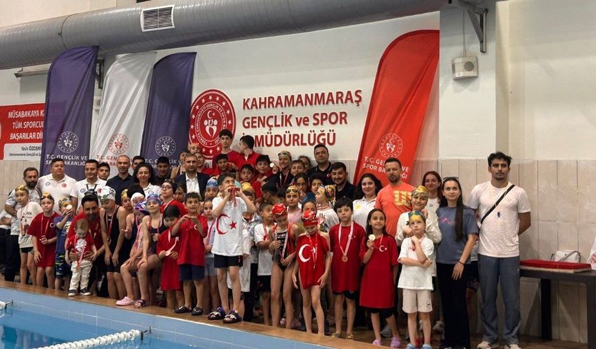 Kahramanmaraş'ta 19 Mayıs yüzme yarışları yapıldı