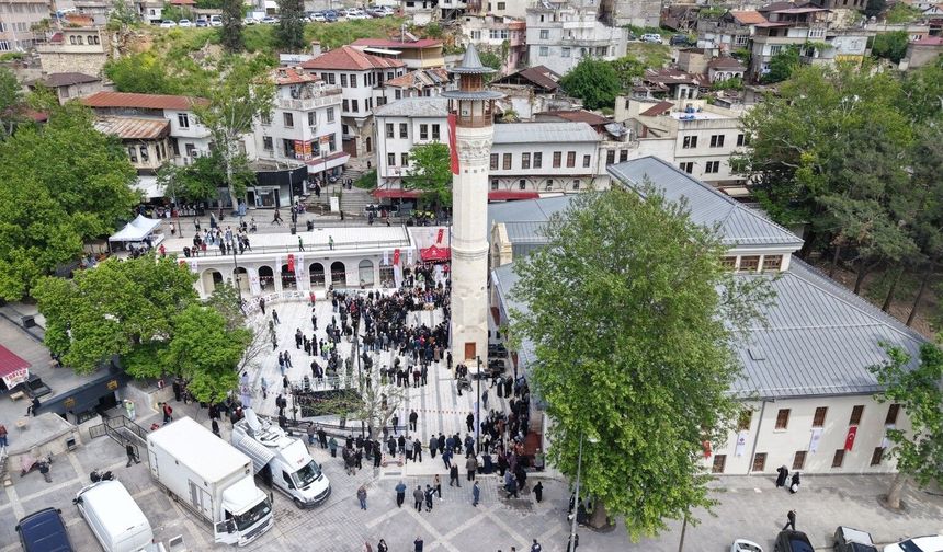 Kahramanmaraş'ta 583 Yıllık Ulu Cami’de İlk Cuma Namazı Kılındı