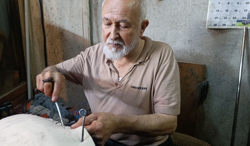 Kahramanmaraş'ta 60 yıllık semer ustası, mesleğini yaşatmaya çalışıyor
