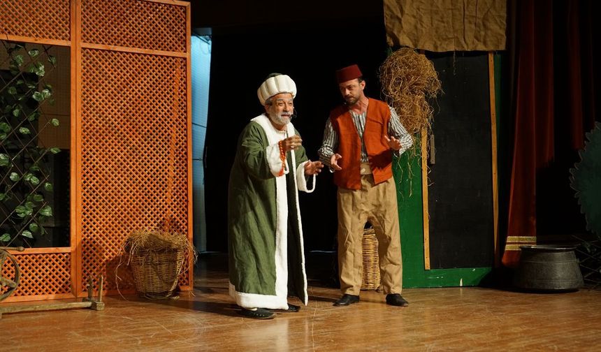 Kahramanmaraş'ta çocuk tiyatrosu rüzgarı! Salon doldu taştı