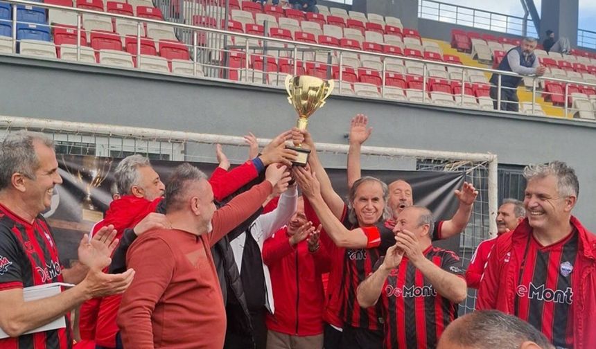 Kahramanmaraş'ta düzenlenen +50 Yaş Bölgesel Lig finalinde şampiyon belli oldu