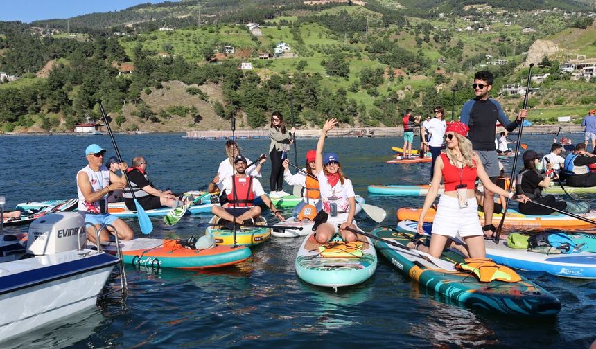 Kahramanmaraş’ta Gençler 19 Mayıs’ı Su Üzerinde Kutladı