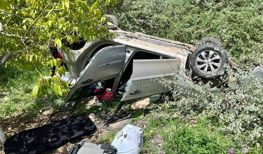 Kahramanmaraş'ta Otomobil Şarampole Yuvarlandı, 1’i Ağır 3 Yaralı