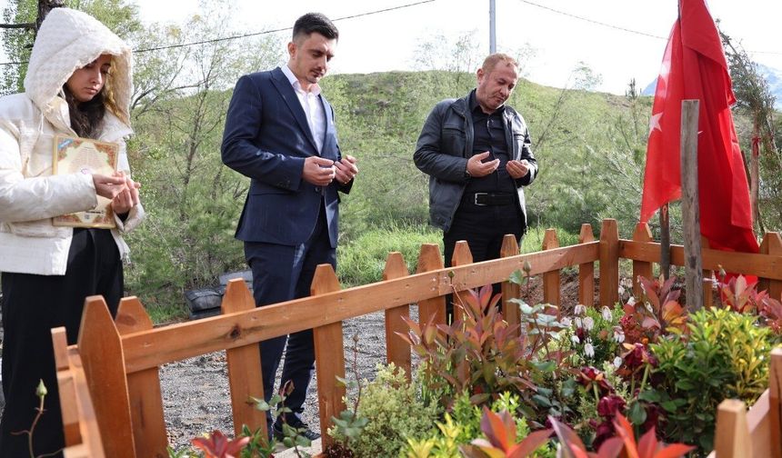 Kahramanmaraş'ta şehit olan Ayla öğretmenin ailesi ilk bayramda konuştu