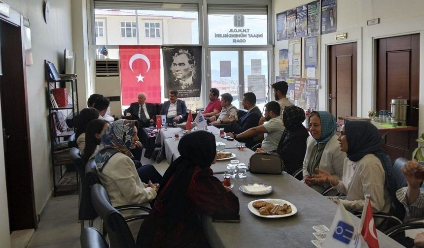 Milletvekili Debgici İnşaat Mühendisleri Odası'nda bayramlaştı