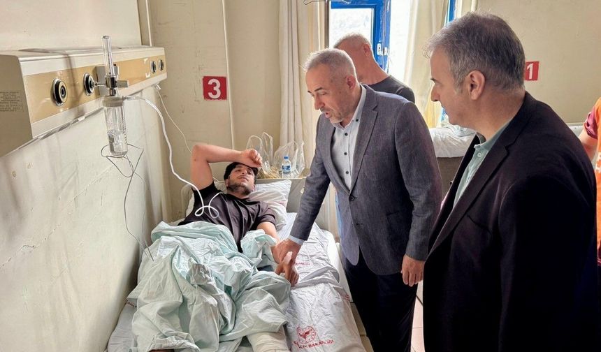 Milletvekili İrfan Karatutlu yaralı işçileri ziyaret etti