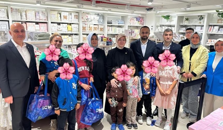Milletvekili Tuba Köksal çocuklarla bayram alışverişinde buluştu