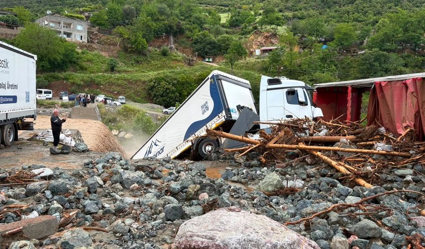 Osmaniye'de sel felaketi! 6 tır sular altında kaldı