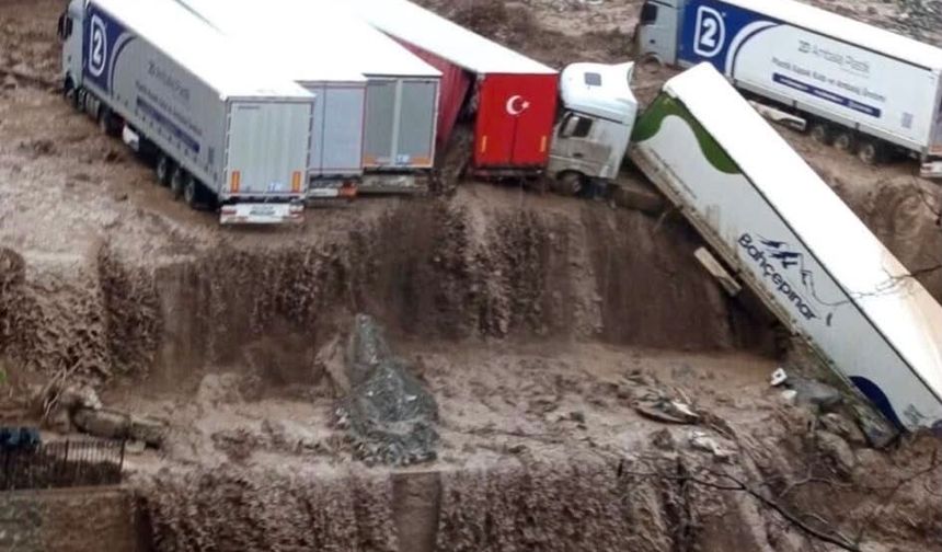 Osmaniye'de Şiddetli Yağışın Ardından Toprak Kayması Meydana Geldi