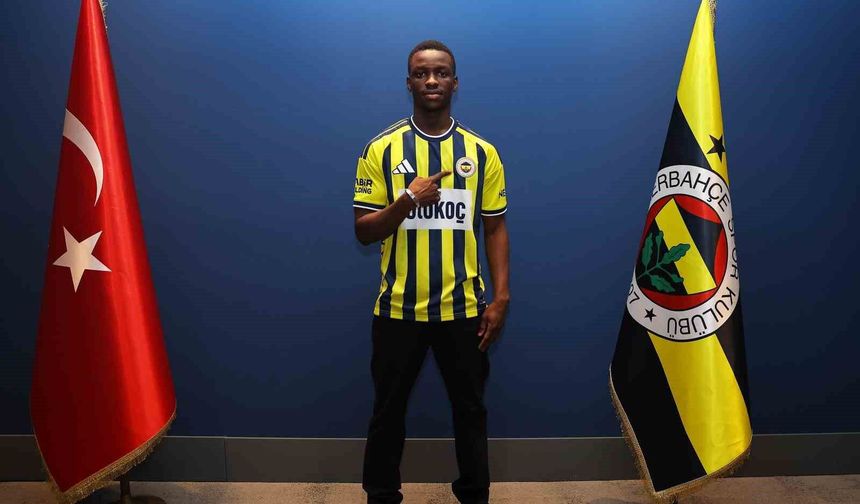 Fenerbahçe transferi bitirdi! Amara Diouf ile 5 yıllık sözleşme