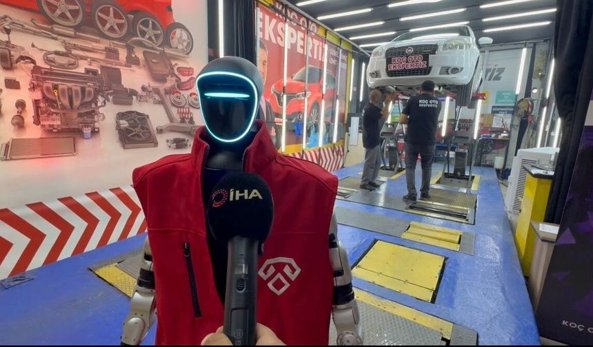 Oto ekspertizde çalışan robot, ustasından zam istedi
