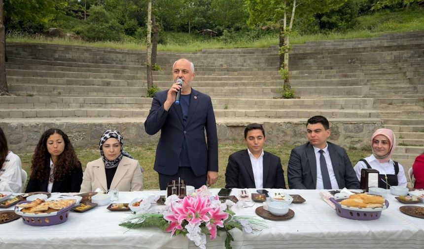 Andırın Kaymakamı Mustafa Arslanşahin yeni görev yerine uğurlandı
