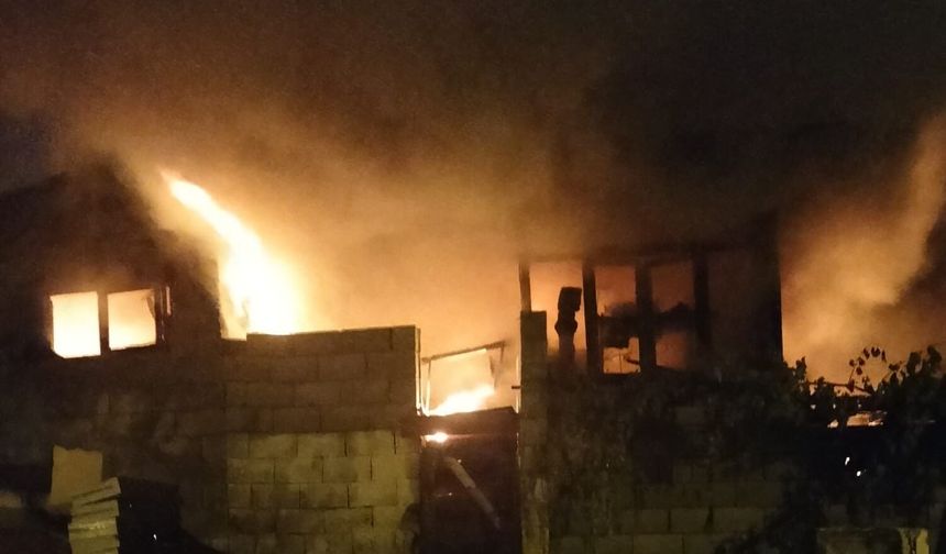 Kahramanmaraş'ta iş yeri yangını korkuttu