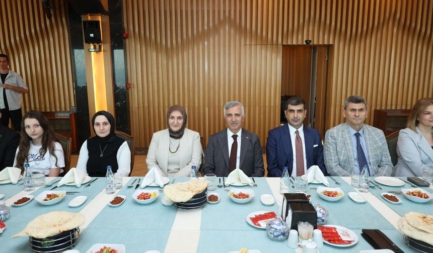 Kahramanmaraş’ta mülki idare amirlerine veda programı