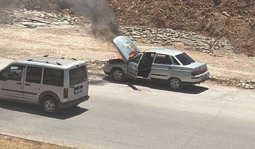 Kahramanmaraş'ta otomobil yangını korkuttu