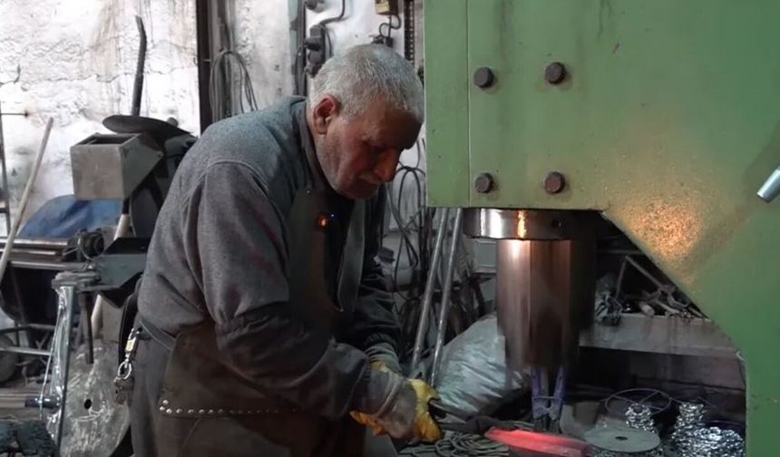 Kahramanmaraş’ta Yaşayan Efsane Usta 70 Yıllık Mesleğini Bırakmıyor