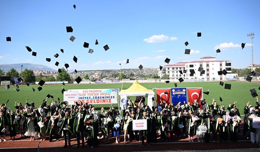 Pazarcık MYO’da mezuniyet heyecanı yaşandı