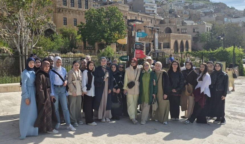 TDV Kahramanmaraş Kız Yurdu öğrencileri Mardin'i keşfetti