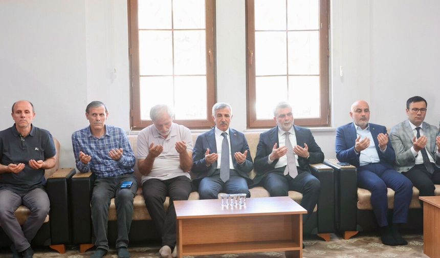 Vali Mükerrem Ünlüer'den Alkış ailesine taziye ziyareti