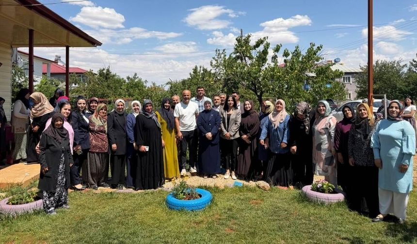 AK Parti Afşin’de mahalle mahalle gezdi talep ve önerileri dinledi