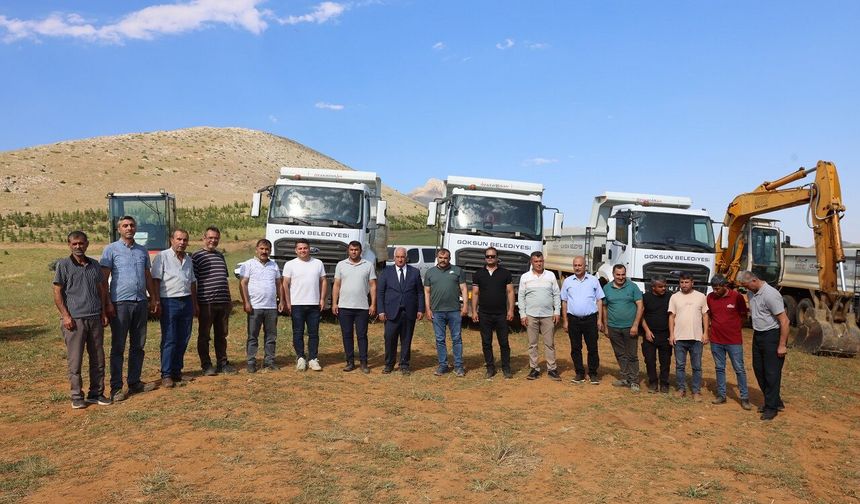 Göksun'da yıllardır beklenen yol için ilk kazma vuruldu