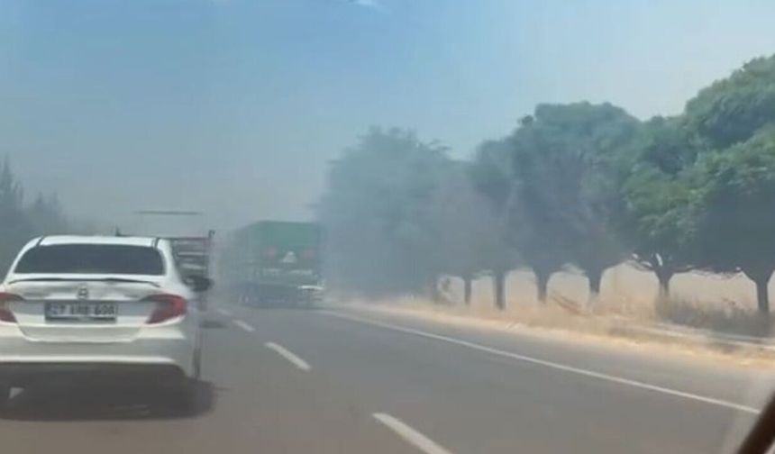 Kahramanmaraş'ta anız yangını trafiği birbirine kattı
