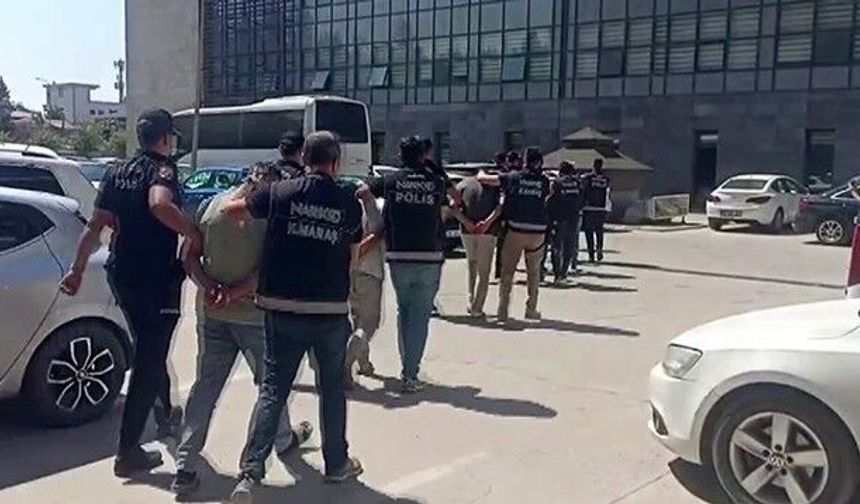 Kahramanmaraş'ta Narkotik Operasyonu: 30 Gözaltı, 25 Şüpheli Tutuklandı