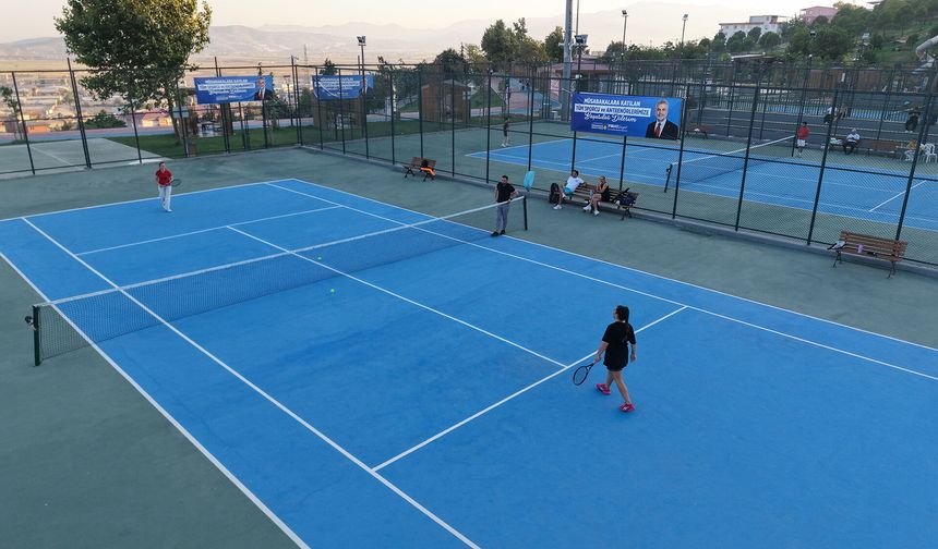 Kahramanmaraş’ta ödüllü turnuvada 180 sporcu şampiyonluk için ter döküyor