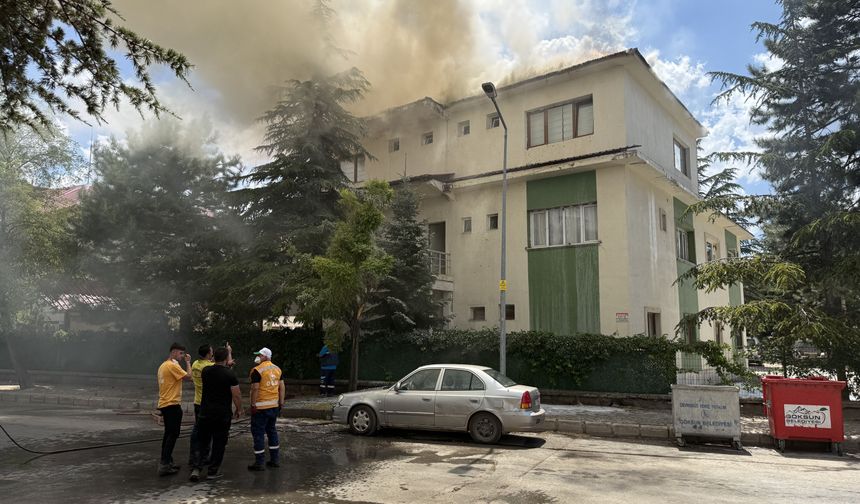 Kahramanmaraş'ta Orman İşletme Müdürlüğü Binasında Yangın Çıktı