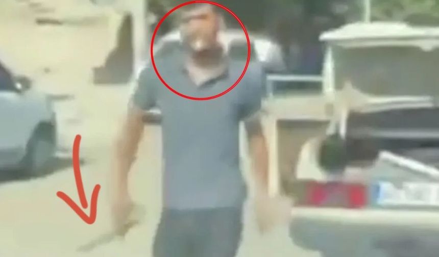 Kahramanmaraş'ta Trafikte Bıçaklı Gerginlik! Kamerayı Görünce Aracına Geri Döndü