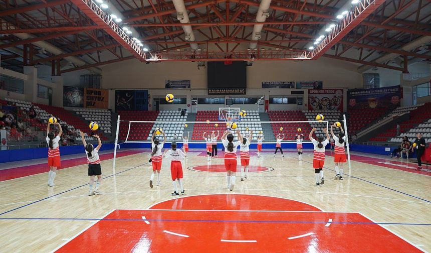 Kahramanmaraş’ta voleybol heyecanı 347 sporcu ter döktü