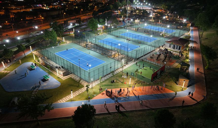 Kahramanmaraş'ta tenis kortlarında çevrimiçi rezervasyon sistemi başladı