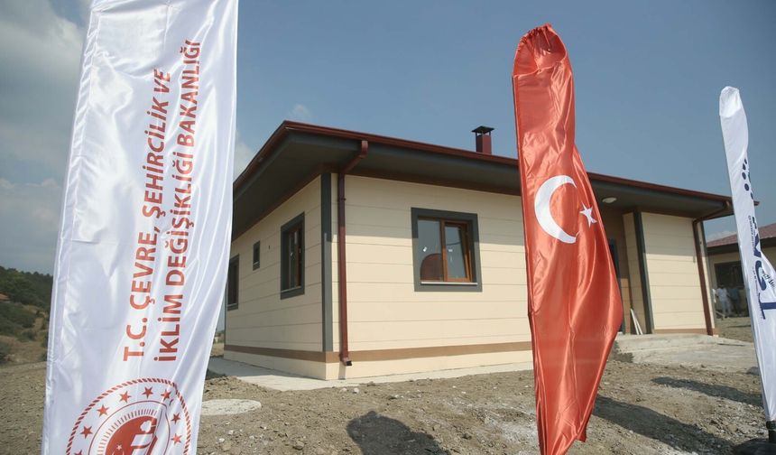 Balıkesir Sındırgı'da depremzedeler için 305 konutun kurası çekildi
