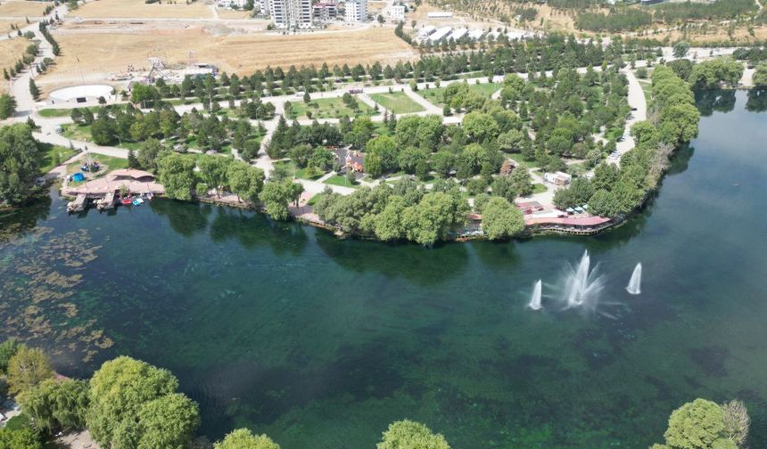 Ceyhan'ın doğduğu Pınarbaşı doğasıyla büyülüyor