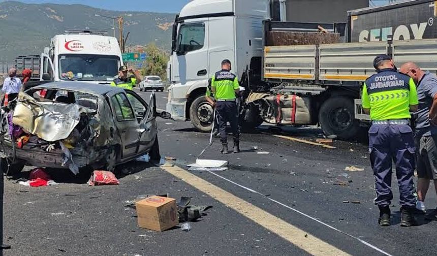 Kahramanmaraş-Gaziantep yolunda feci kaza: Anne ve 3 yaşındaki oğlu öldü