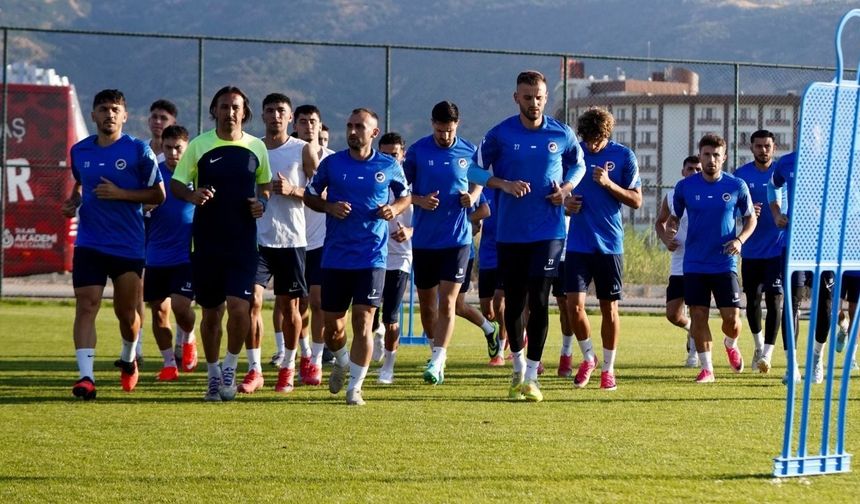 Kahramanmaraş İstiklalspor'un kamp kadrosu açıklandı