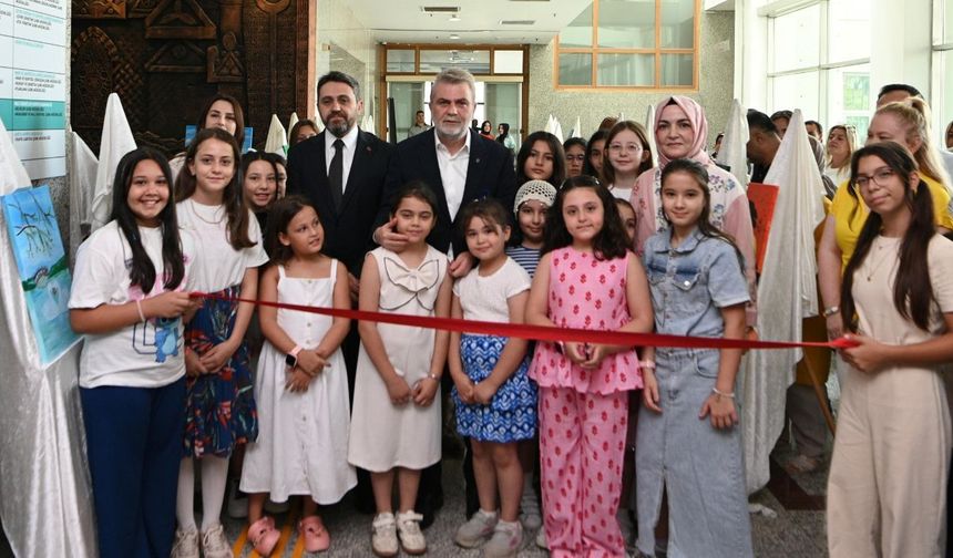 Kahramanmaraş'ta miniklerin resim sergisi açıldı