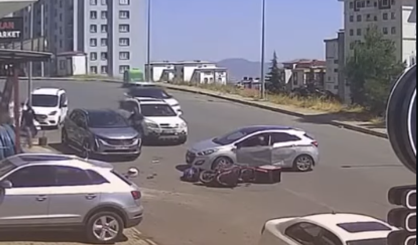 Kahramanmaraş'ta Otomobil ile Motosiklet Çarpıştı: 1 Yaralı
