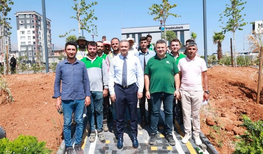 Onikişubat Belediye Başkanı Hanifi Toptaş'tan park incelemeleri