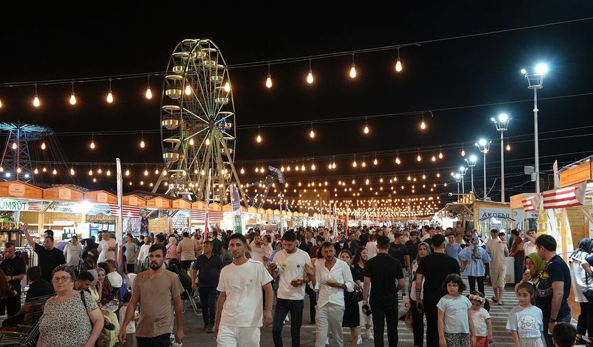 Ağustos Fuarı esnafa ekonomik can suyu oldu