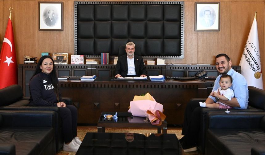 Başkan Görgel altın madalyalı milli sporcu Safiye Temizdemir'i ağırladı