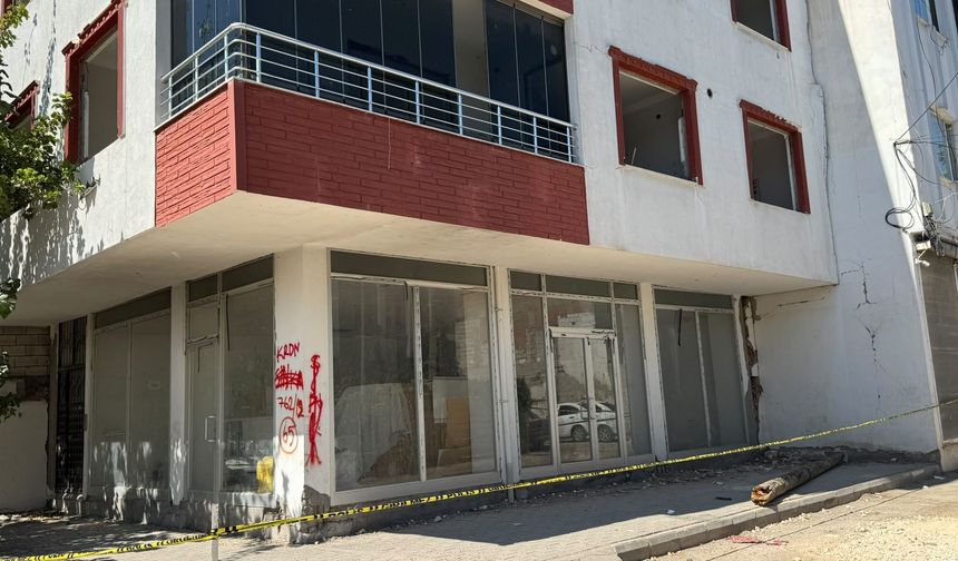 Kahramanmaraş depreminde hasar almıştı! Çatırdama sesleri geldi