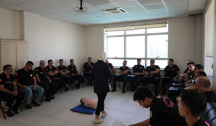 Kahramanmaraş’ta İtfaiye Personeline Uygulamalı İlk Yardım Eğitimi