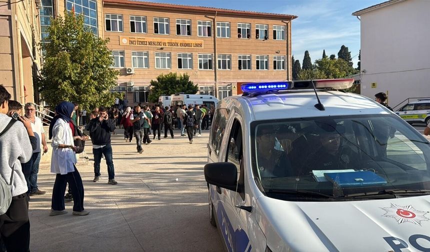 Manisa’da Okul Önünde Silahlı Saldırı! Yaralı Öğrenciler Var